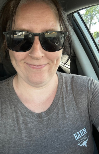 Jessica wearing sunglasses.