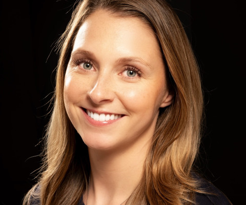 Madi Lewis Headshot